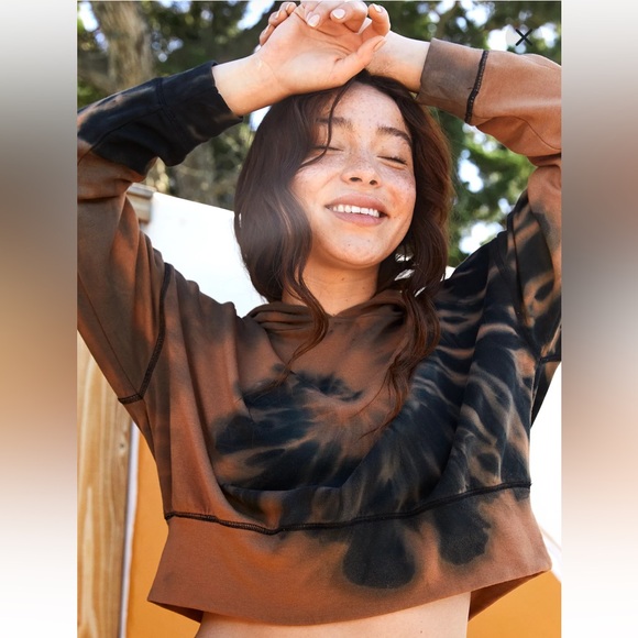 aerie Sweaters - OFFLINE OTT Fleece Tie Dye Cropped Hoodie in Jupiter Brown
